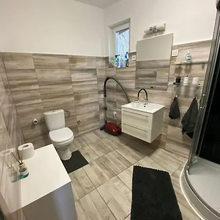 Lipi - Away From Σπίτι διακοπών